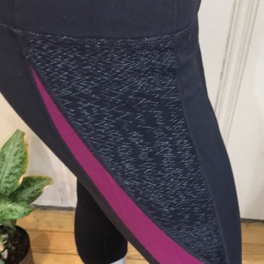 Athleta Cropped Yoga Leggings Purple Black Women's Size Large - Picture 4 of 10